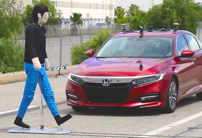 Circuito de simulación para probar el sistema de detección de peatones de los vehículos