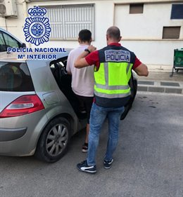 Traslado del detenido a dependencias policiales