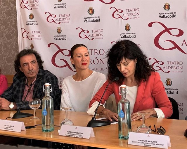 La concejal de Cultura y Turismo del Ayuntamiento de Valladolid, Ana Redondo, durante la presentación del espectáculo 'Medea', que se presentará en el Teatro Calderón este fin de semana.