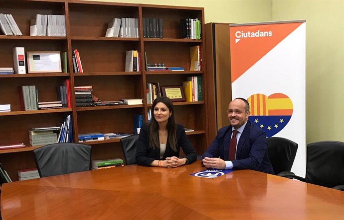 Lorena Roldan (Cs) i Alejandro Fernández (PP)