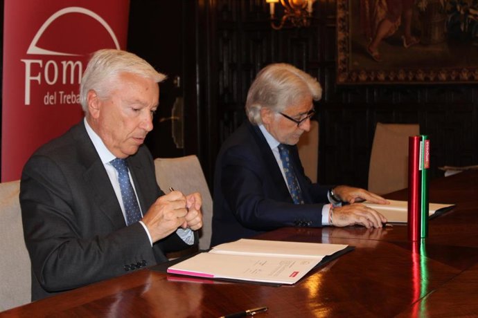 El presidente de Cecot, Antoni Abad, y el de Foment del Treball, Josep Sánchez Llibre