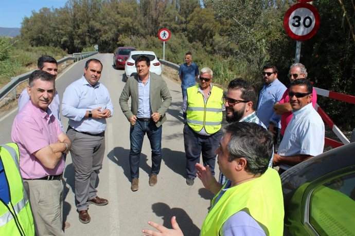 La Diputación mejora viales de acceso al casco urbano de Pizarra y Cártama estación