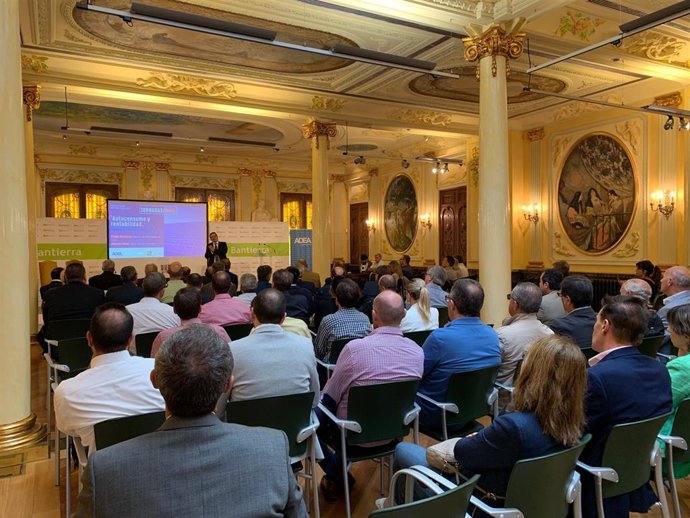 Alberto París durante su intervención.