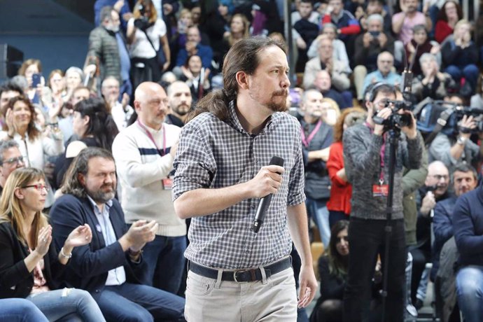 El líder de Podemos, Pablo Iglesias, interviene en un mitin en Vigo (Pontevedra).