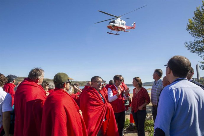 Simulacros de rescate de personas con discapacidad en el pantano del Ebro