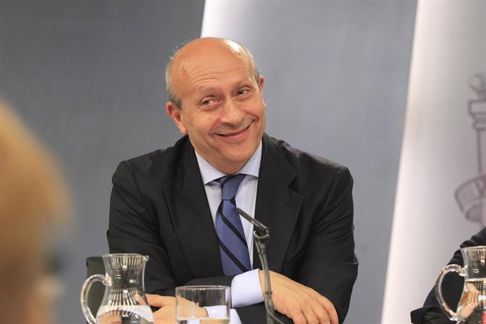 El exministro José Ignacio Wert, durante una rueda de prensa posterior al Consejo de Ministros en 2015.