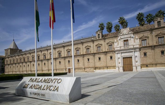 Fachada principal del Parlamento Andaluz.