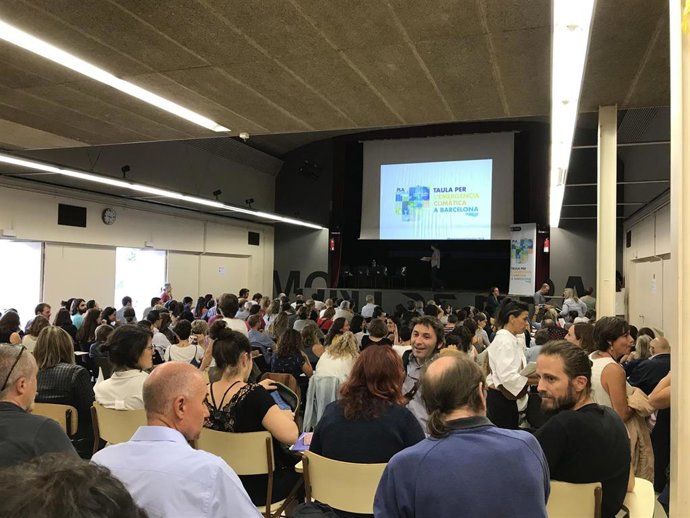 Primera sesión participativa de la Mesa de Emergencia Climática