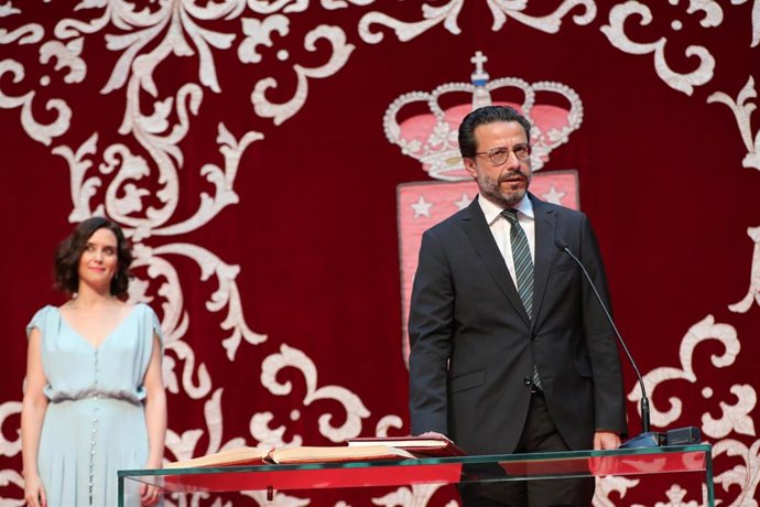 Imagen de archivo del consejero de Hacienda y Función Pública, Javier Fernández-Lasquetty, junto a la presidenta regional Isabel Díaz Ayuso.