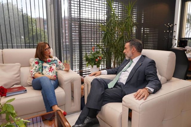 La alcaldesa de Cartagena, Ana Belén Castejón, se reúne con el delegado del Gobierno, Francisco Jiménez, en la delegación del Gobierno