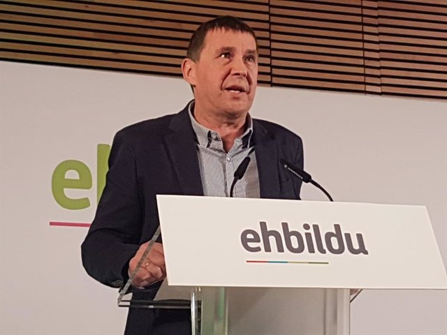 El coordinador general de EH Bildu, Arnaldo Otegi, en una Asamblea general de la coalición en Pamplona