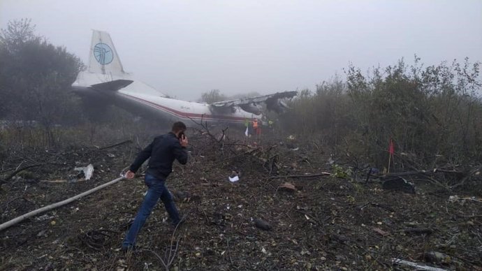 El lloc de l'aterratge d'emergncia a l'oest d'Ucrana d'un avió de crrega Antonov AN-12 d'una companyia ucranesa que s'havia enlairat hores abans de l'Aeroport de Vigo