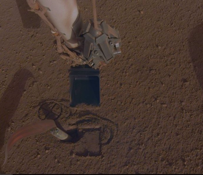 La NASA no ceja en recuperar su frustrado taladro marciano