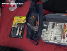 Detinguts sis membres d'una banda que robava a domicilis amb marcadors a Barcelona (MOSSOS D'ESQUADRA)
