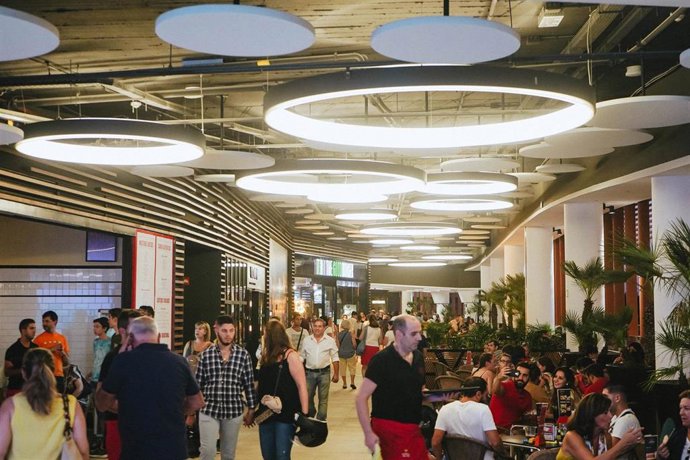 Nota De Prensa: El Centro Comercial Torre Sevilla Da La Bienvenida Al Verano Con Una Fiesta De Juegos Tradicionales Y Música En El Brisolé