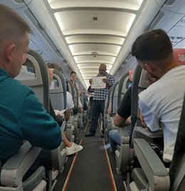 Iberia Express organiza una Masterclass de dibujo en el aire