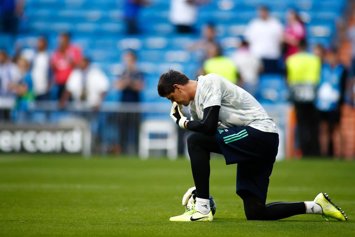 Thibaut Courtois durante el calentamiento del partido ante el Brujas de la Liga de Campeones 2019-2020