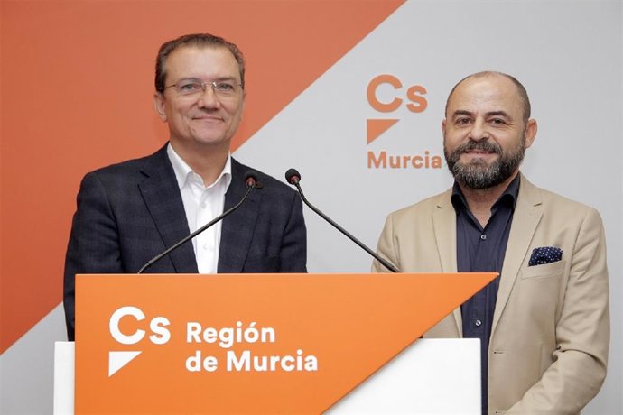 Miguel Garaulet, que encabeza de nuevo la lista al Congreso junto a José Luis Martínez