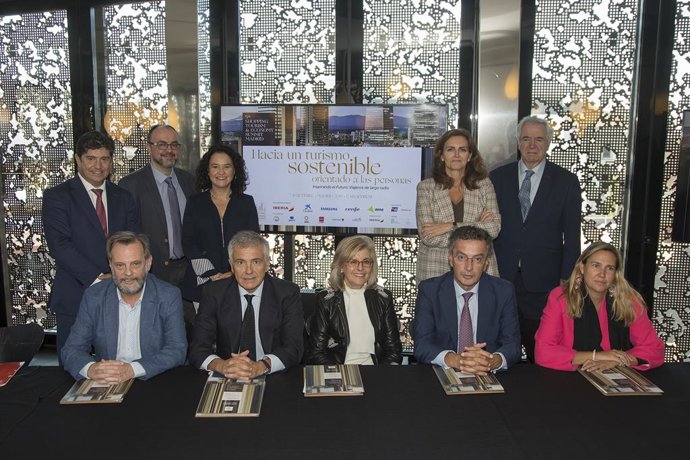 Economía/Turismo.- Los turistas chinos e indios alcanzarán un gasto mundial cercano a los 363.000 millones en 2020