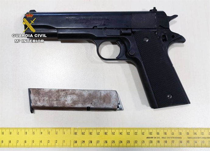 Detenido en Cieza por tenencia ilícita de armas y desmantelada una plantación de marihuana en su domicilio