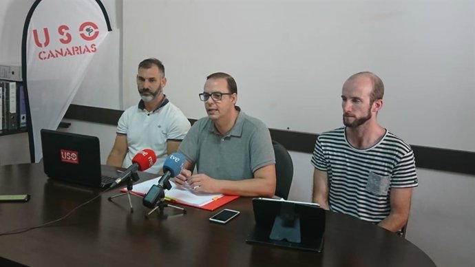 Rueda de prensa de USO para denunciar despidos en Ryanair.