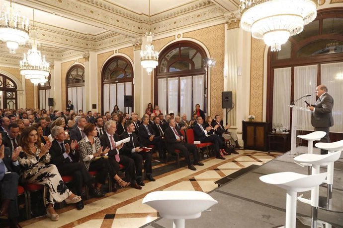 Acto de presentación de la alianza entre Adacem y AED.