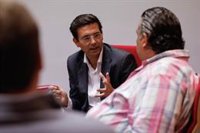 Un juez decide seguir el proceso judicial contra el exalcalde de Granada Francisco Cuenca (PSOE) y otros 18 investigados