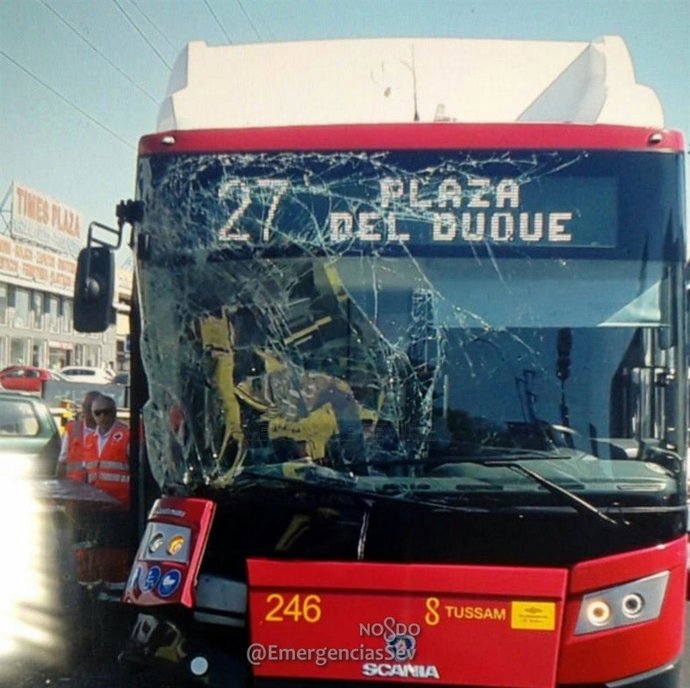 Un autobuses accidentado en Montes Sierra