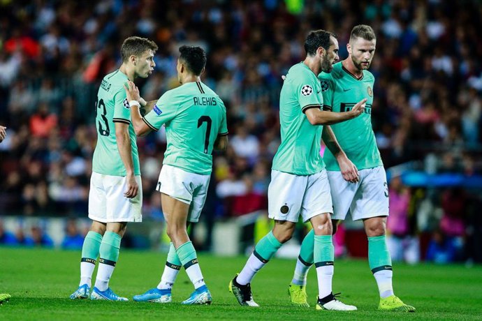 23 Nicolo Barella of FC Internazionale Milano, 07 Alexis Sanchez of FC Internazionale Milano, 02 Diego Godin of FC Internazionale Milano and 37 Mlan Skriniar of FC Internazionale Milano during the UEFA Champions League group match between FC Barcelona a
