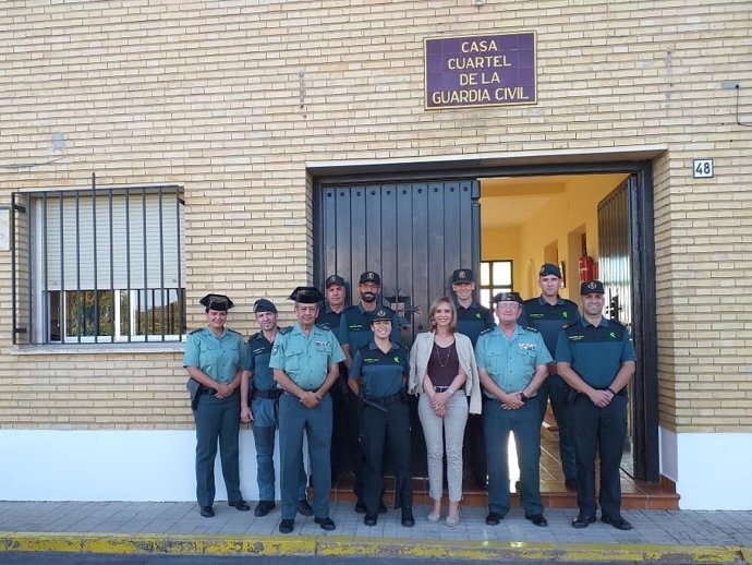 Manuela Parralo visita varios cuarteles de la provincia de Huelva.