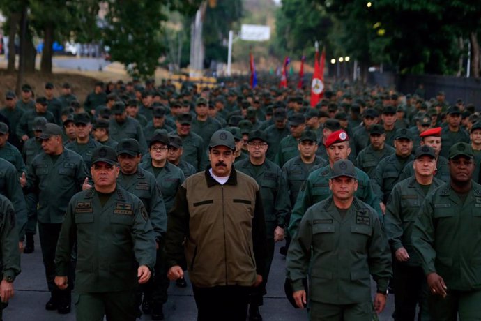 El presidente de Venezuela, Nicolás Maduro, rodeado de militares (Imagen de archivo)