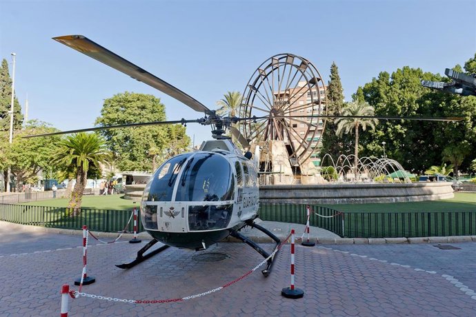 Exhibición del helicóptero de la Guardia Civil de Murcia en la Plaza Circular de la capital