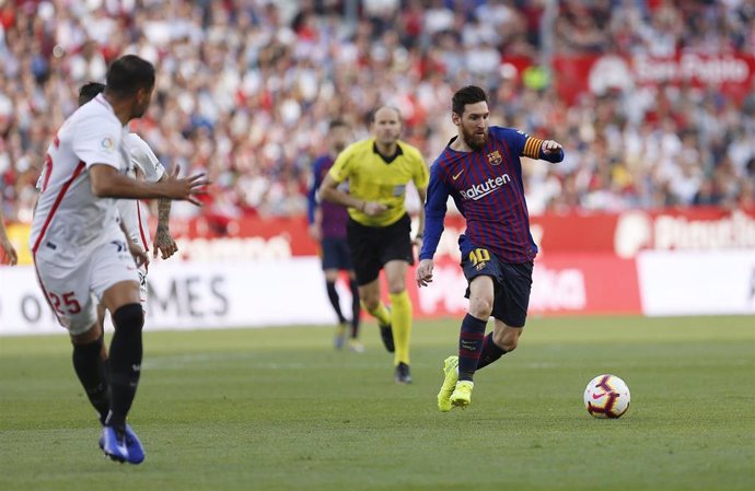 23 February 2019, Spain, Sevilla: Barcelona's Lionel Messi in action during the Spanish Primera Division soccer match between Sevilla FC and FC Barcelona at Estadio Sanchez Pizjuan. Photo: Manu Reino/SOPA Images via ZUMA Wire/dpa