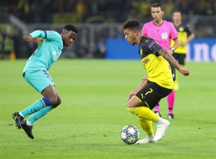 Ansu Fati ante Jadon Sancho en un Borussia Dortmund - FC Barcelona
