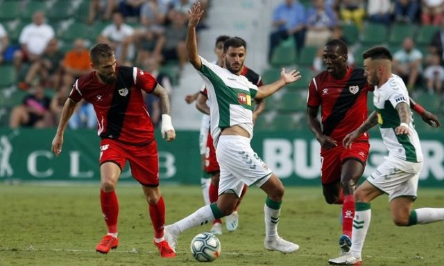 Elche y Rayo Vallecano empatan en el Martínez Valero.