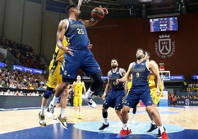 Jordan Mickey, en un partido con el Real Madrid.
