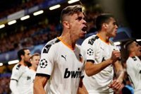 El Valencia por fin gana en Mestalla y Osasuna frena al Villarreal