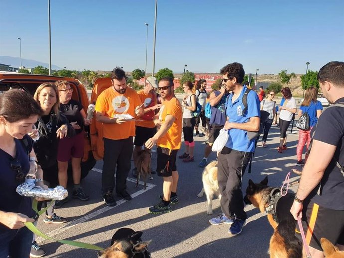 Raúl Hernández, educador canino profesional y fundador de Somos Muy Perros, a la salida de la ruta solidaria