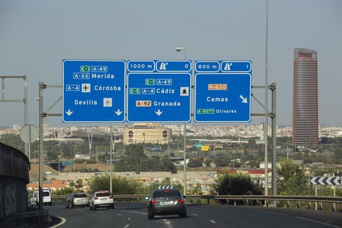 Tráfico en las carreteras de Sevilla durante la 'operación retorno' del verano de 2019