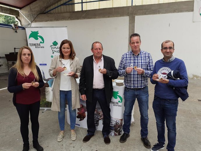 El presidente de la Junta General del Principado, Marcelino Marcos Líndez, clausura de la XXXIV Muestra Ganadera de Cangas del Narcea