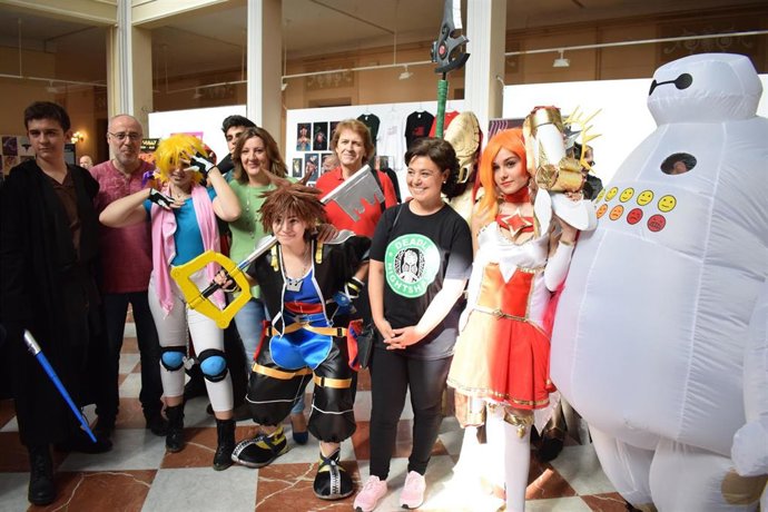 La consejera de Economía, Patricia Franco, y la alcaldesa de Ciudad Real, Pilar Zamora, en la Feria del Comic