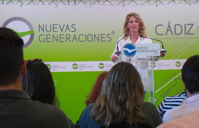 La presidenta del PP de Cádiz, Ana Mestre, en la clausura este domingo de la convención de Nuevas Generaciones de la provincia.