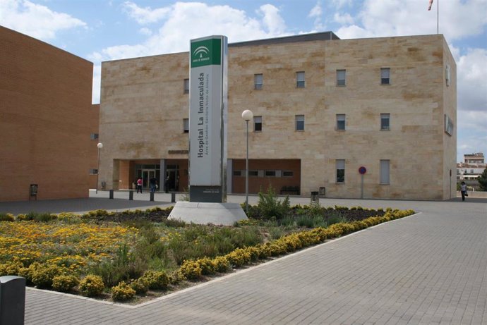 Hospital La Inmaculada en la localidad de Huércal-Overa (Almería), centro de traslado de los cuatro heridos en el accidente de Cuevas del Almanzora.  