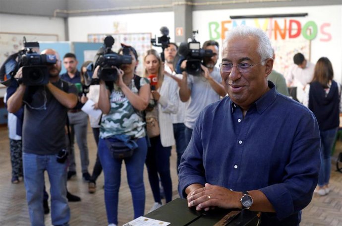 Antonio Costa vota en las elecciones de Portugal