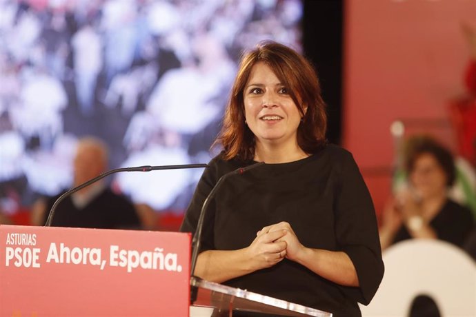 La portavoz socialista en el Congreso, Adriana Lastra, en un acto del PSOE en Oviedo a 4 de octubre de 2019