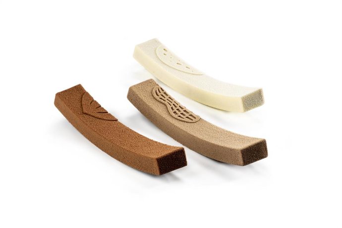 Agro.- Cacao Barry crea 'Be Different' el primer turrón curvo