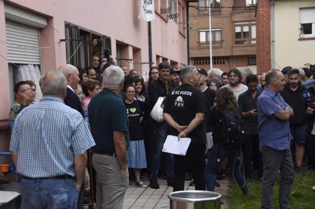 Movilización convocada para paralizar un desahucio en las viviendas de Mina La Camocha