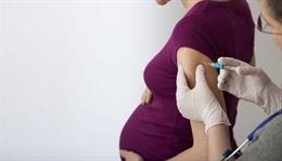 Los epidemiólogos aconsejan a las mujeres embarazadas vacunarse de la gripe y la