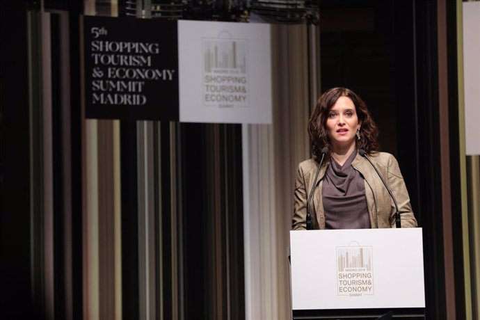 La presidenta de la Comunidad de Madrid, Isabel Díaz Ayuso, durante su intervención en la inauguración de la 5th Summit Shopping Tourism & Economy Madrid 2019 en el CaixaFórum de Madrid, a 7 de octubre de 2019.