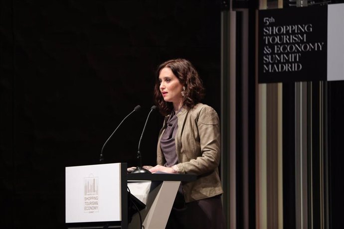 La presidenta de la Comunidad de Madrid, Isabel Díaz Ayuso, durante su intervención en la inauguración de la 5th Summit Shopping Tourism & Economy Madrid 2019 en el CaixaFórum de Madrid, a 7 de octubre de 2019.